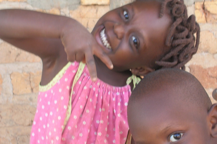 50 blankets to keep children warm in Uganda GlobalGiving