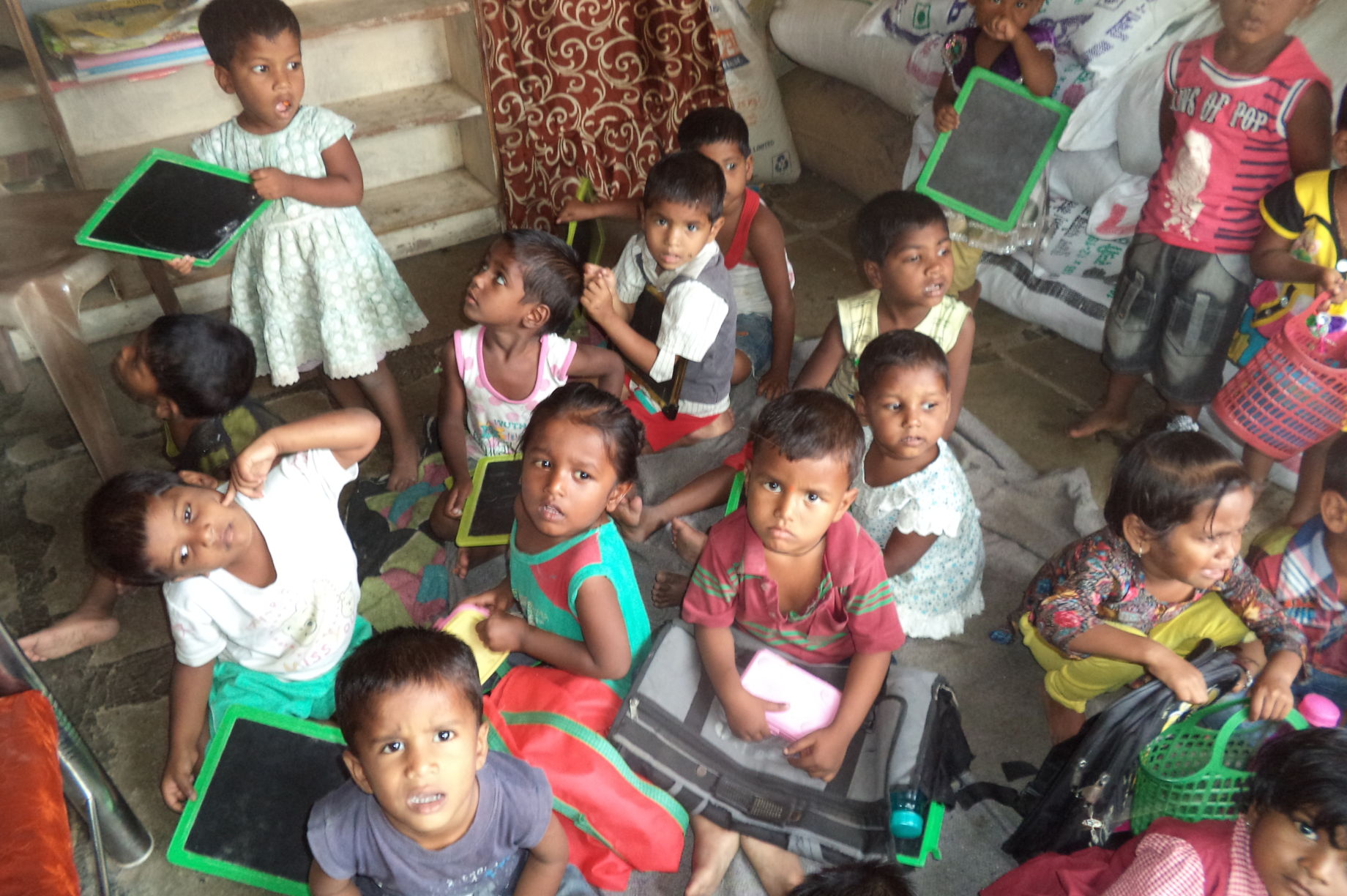 Extend a Hand for Blooming Buds of Creches GlobalGiving