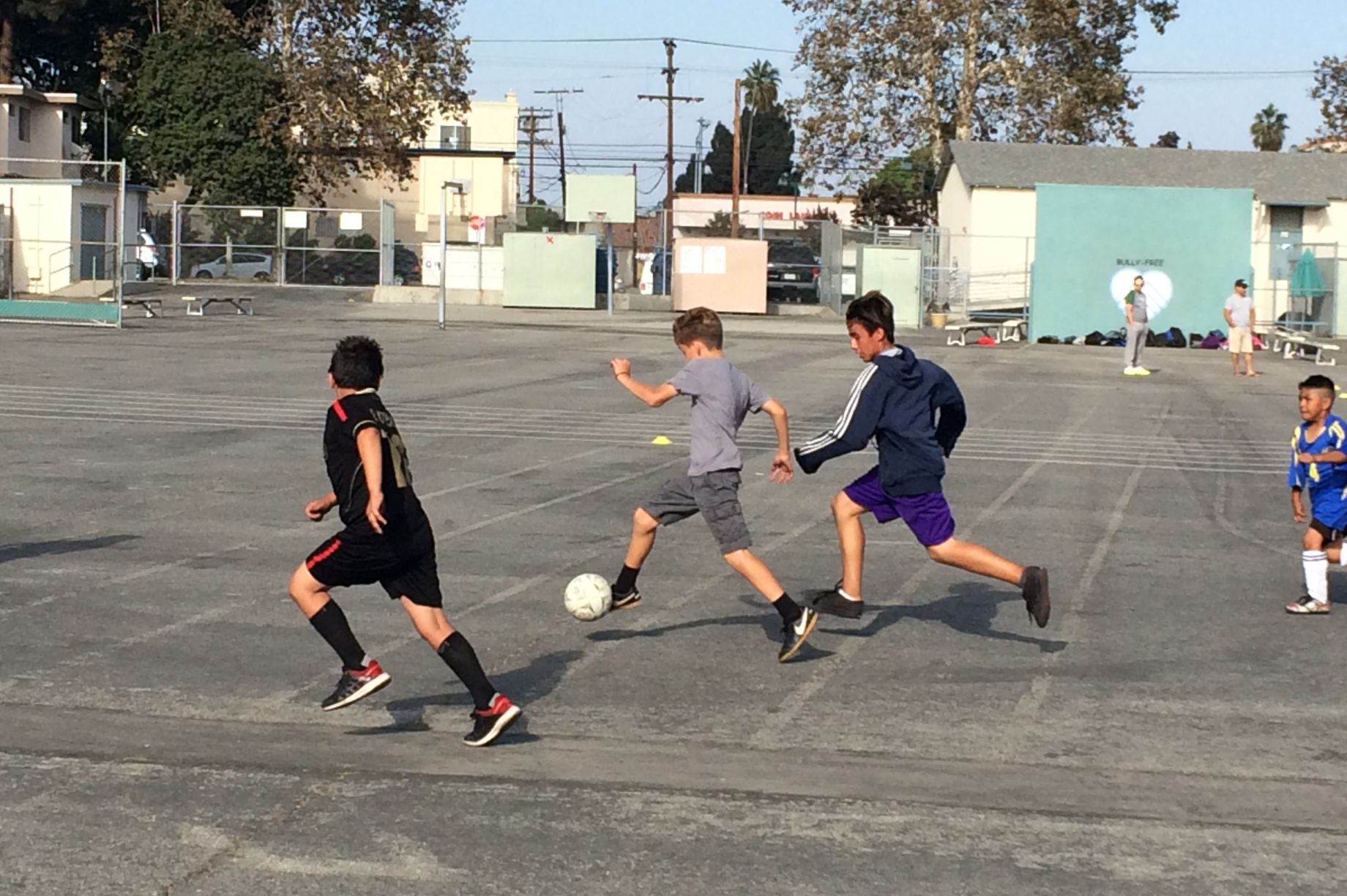 Create a Safe Place to Play Soccer for 500 LA Kids GlobalGiving