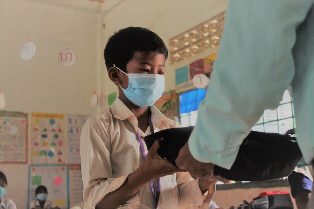 Donate to Back to School_Uniform Need GlobalGiving