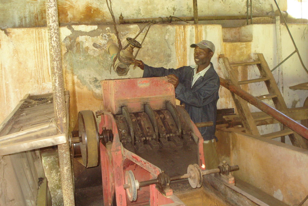 Ecowetmills for 2000 coffee farmers in Kenya GlobalGiving