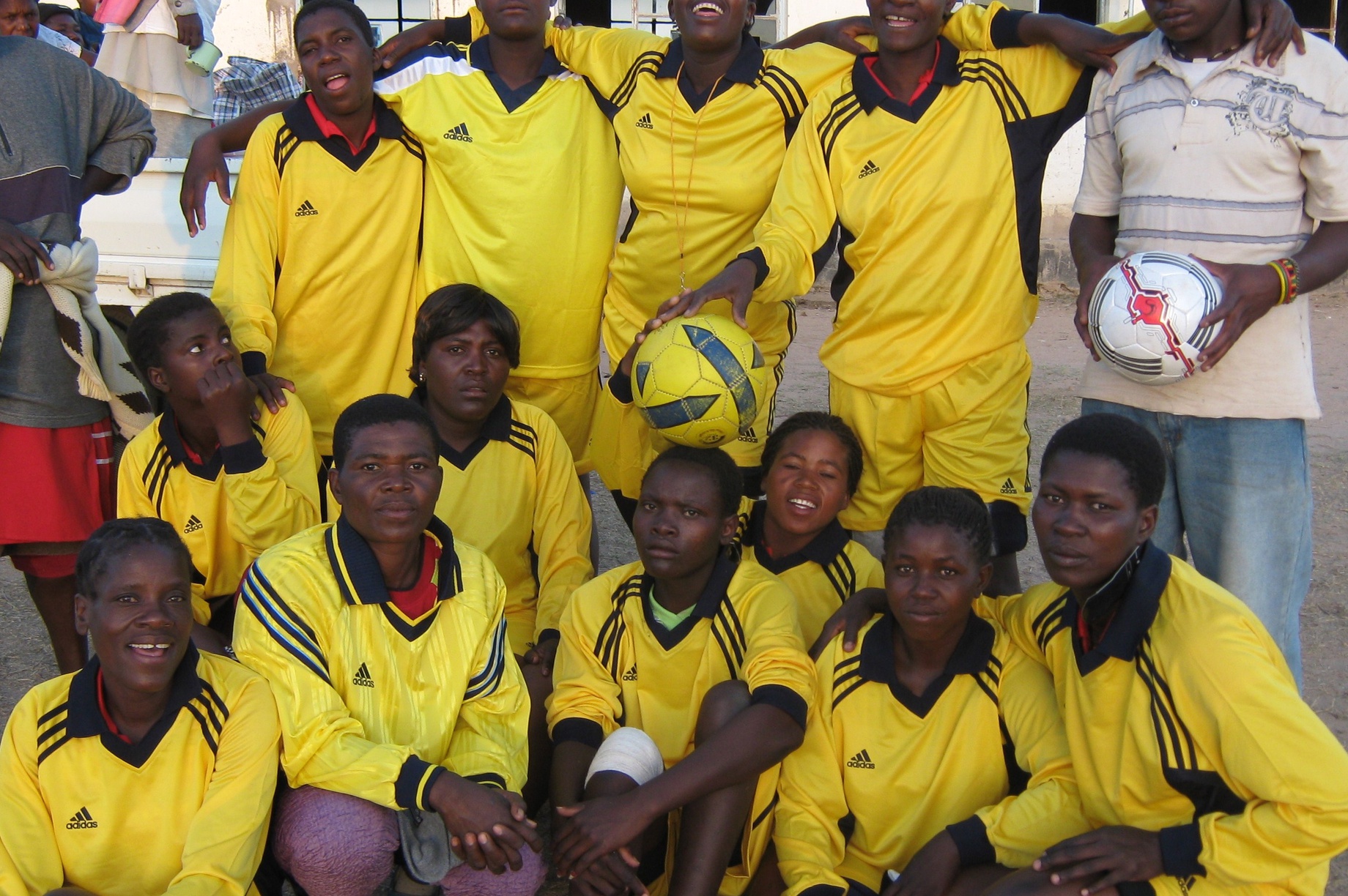 Empowering 500 women through sport in Zimbabwe - GlobalGiving