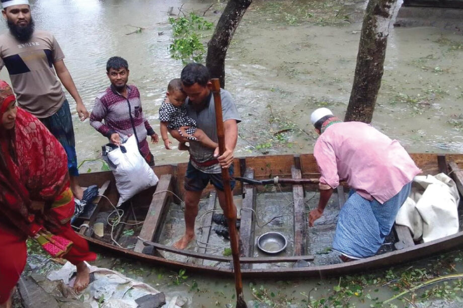 Relief and rehabilitation of cyclone victims - GlobalGiving