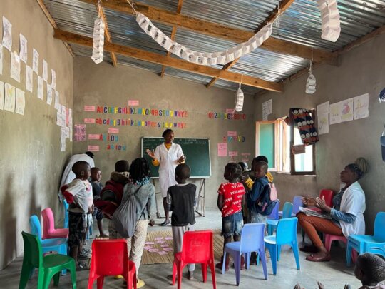 Train 30 women preschool teachers in Mozambique!