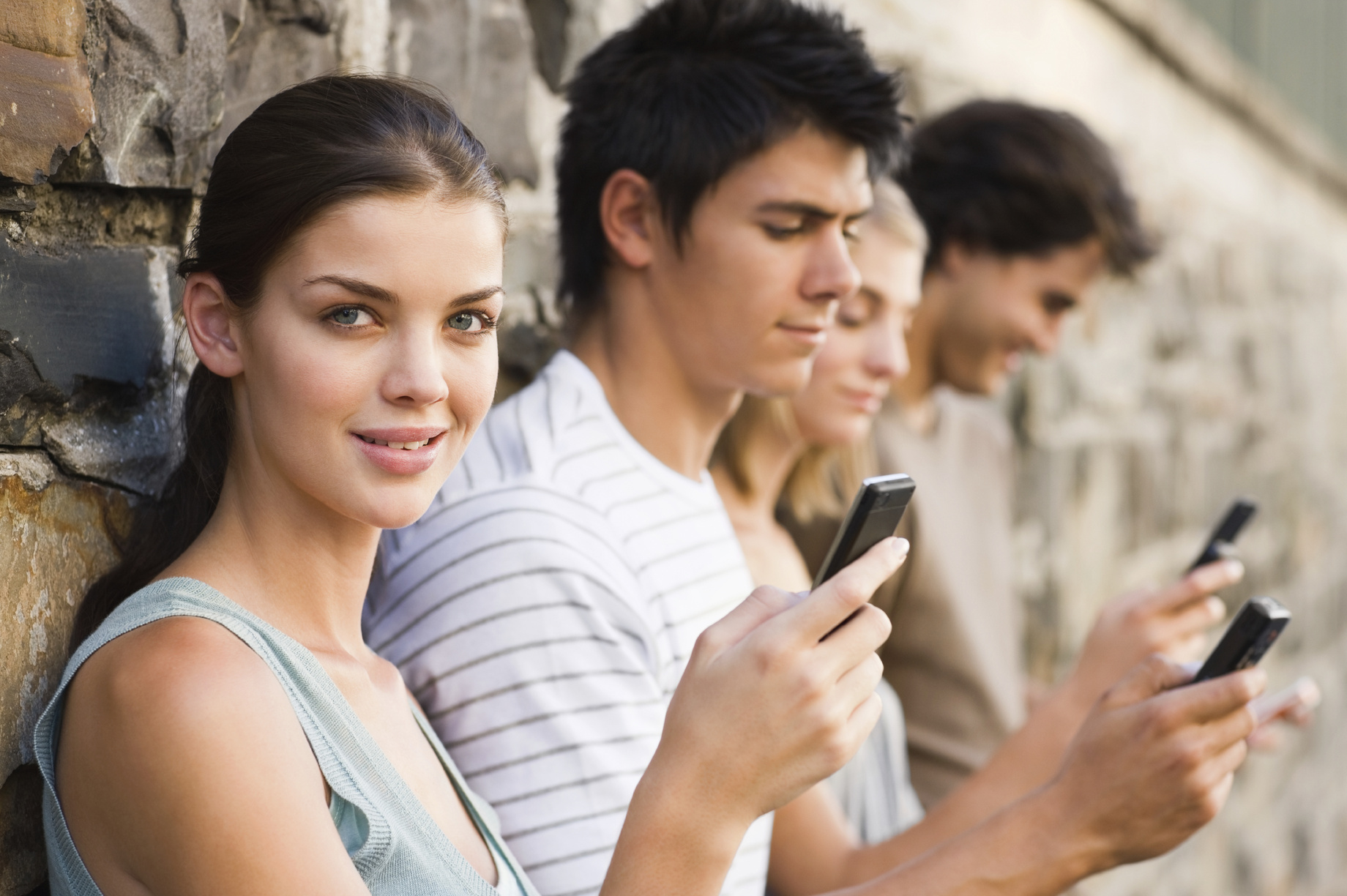 Help 500 young Cubans connect through cell phones GlobalGiving