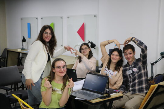 "Lulezojne" Scholarships for Kosovo Youth