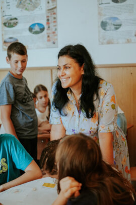 Teachers for children in vulnerable communities