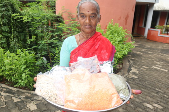 Support 2,000 Vulnerable Elders with Nutrition